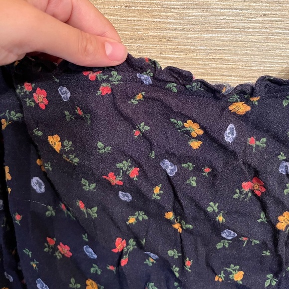 Navy Blue Floral Reformation Blouse 💙 - Picture 6 of 8